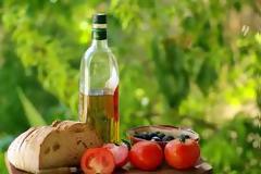 Υγεία: Ασπίδα για τις γνωστικές λειτουργίες η μεσογειακή διατροφή