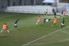 Απολαύστε ένα καταπληκτικό...αυτογκόλ!