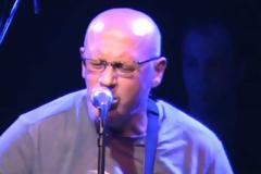 O Λάκης με τα Ψηλά ρεβέρ έρχεται στην Πάτρα