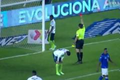 Αυτά τα έκανε μόνο ο Μαραντόνα και δεν τον έπαιρνε κανένας...πρέφα