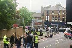 ΠΡΙΝ ΛΙΓΟ: Τρομοκρατική επίθεση στο Λονδίνο. Αποκεφάλισαν στρατιώτη