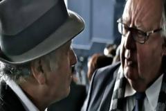 Δημοσιογράφος του BBC αποκαλεί «χοντρομπάσταρδο» τον Θ. Πάγκαλο