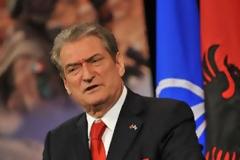 Ο Μπερίσα καλεί τους Αλβανούς που δουλεύουν στην Ελλάδα να επιστρέψουν και να επενδύσουν αφορολόγητα στην Αλβανία...