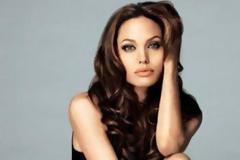 Angelina Jolie: Το συγκινητικό μήνυμα της μητέρας του B. Pitt για τη διπλή μαστεκτομή!