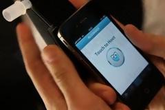 Alcohoot: Αλκοτέστ τσέπης για το iPhone! (video)