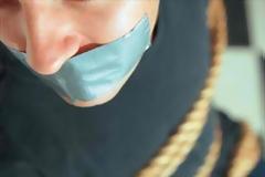 Aπίστευτη αγριότητα! Τον κρατούσαν όμηρο πάνω από δυο μήνες και έστελναν στην γυναίκα του κομμάτια του για να δείξουν ότι δεν αστειεύονται!