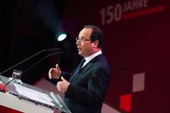 Ολάντ: Η απασχόληση των νέων προτεραιότητα στην Ευρώπη