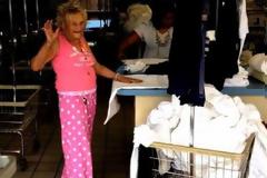 Διαμέρισμα σε 87χρονη άστεγη αγόρασε ο Ζακ Γαλυφιανάκης