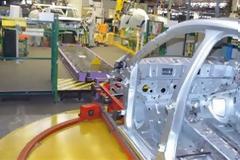 H Renault «αντεπιτίθεται» επενδύοντας