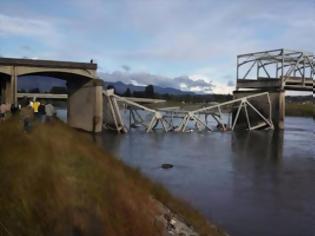 Φωτογραφία για Κατάρρευση γέφυρας στις ΗΠΑ