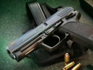 Φωτογραφία για Aπίστευτο: Κανένα κόμμα δεν θέλει να απαγορευθεί η οπλοφορία μέσα στη Βουλή