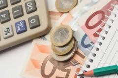 Πήραν πίσω το φόρο 42% για τα μπλοκάκια