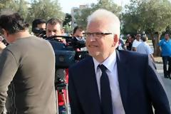 ΤΕΤ-Α-ΤΕΤ ΣΑΡΡΗ ΜΕ ΠΛΑΤΙΝΙ