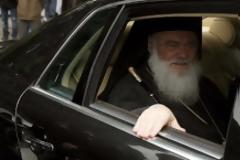 Ιερώνυμος αδειάζει Μανιτάκη: Eγώ δεν χρησιμοποιώ κρατικό αυτοκίνητο