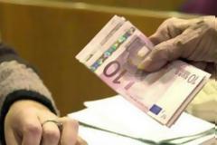 Ο επιχειρηματίας έπαιρνε τη σύνταξη της γιαγιάς αλλά τώρα εξαφανίστηκε!