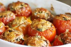 H συνταγή της ημέρας: Γεμιστές ντομάτες με κιμά και καροτο