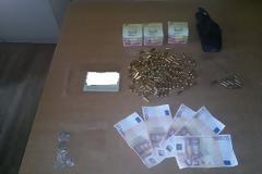 Αρχαία και πλαστά χαρτονομίσματα σε σπίτι 49χρονου στα Πιτσίδια