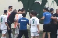 Δείτε το δολοφονικό και άνανδρο χτύπημα σε παίκτη του Μοσχάτου