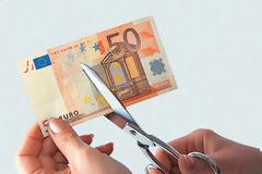 Απορρίπτουν οι ευρωβουλευτές το «κούρεμα» των καταθέσεων