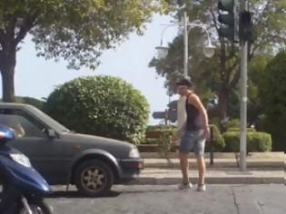 Φωτογραφία για Ξεκαρδιστική φάρσα Ελλήνων σε οδηγούς αυτοκινήτων [Video]