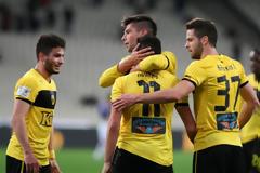 Δυσκολεύει η παραμονή των παικτών που θέλει να κρατήσει η ΑΕΚ