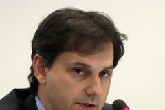 Πρόστιμα και ύφεση εκτινάσσουν τα χρέη