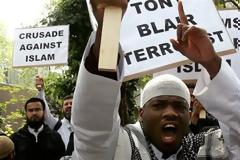 Εικόνες από το μέλλον της Ελλάδος; Ο σφαγέας-αποκεφαλιστής του Λονδίνου