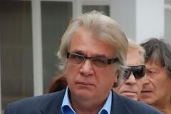 O Στηβ Κακέτσης μιλά για τον εθισμό του με τον τζόγο