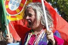 Πορτογαλία: Χιλιάδες διαδηλωτές ζητούν την παραίτηση της κυβέρνησης