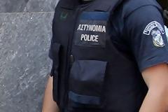 Θεσσαλονίκη: Έκανε τον αστυνομικό και άφησε... φέσι