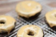 Φτιάξτε τα δικά σας σοκολατένια ντόνατς!