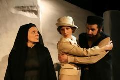 Χρειαζόταν μια κοιμωμένη για να ξυπνήσει τους βαθιά ροχαλίζοντες…