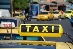 Χειροπέδες σε 20 οδηγούς ταξί που είχαν 