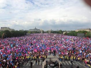 Φωτογραφία για Παρίσι 1 εκ. κόσμου στη διαμαρτυρία La Manif Pour Tous POUR TOUS