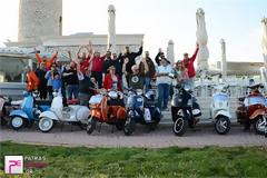 Γύρος της Ελλάδας με Vespa: Δείτε φωτογραφίες από την στάση τους στην Πάτρα!