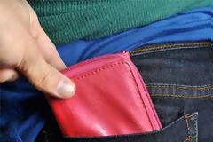 Συνελήφθησαν «μακρυχέρες»