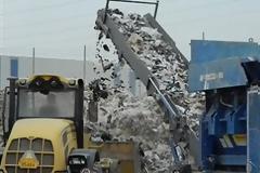 Επιχείρηση καταστροφής προϊόντων παραεμπορίου στην Αθήνα