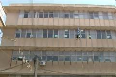 Πανικός στην εφορία των Xανίων - Γυναίκα επιτέθηκε με μπαλτά σε εφοριακούς!