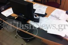 Επίθεση με... μπαλτά στην Εφορία Χανίων