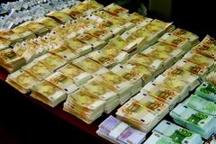 10.353 ευρώ χρωστά κάθε πολίτης στην Εφορία