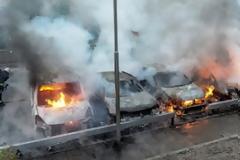 Παράλληλα σύμπαντα: άλλο Αθήνα, άλλο Στοκχόλμη