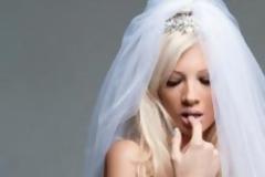 Aυτό είναι το προσκλητήριο του γάμου της Τζούλιας Αλεξανδράτου