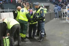 Σουηδία: Ξύλο και στο ποδόσφαιρο