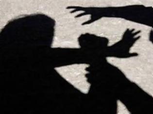 Φωτογραφία για Είναι ανήλικος ή όχι ο Αφγανός της Κέρκυρας που έριξε σε γκρεμό βάθους οκτώ μέτρων την 20χρονη φοιτήτρια;