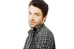 «Ευτυχώς που υπάρχει το θέατρο»