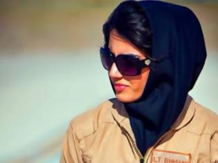 Φωτογραφία για Η πρώτη γυναίκα πιλότος στο Αφγανιστάν