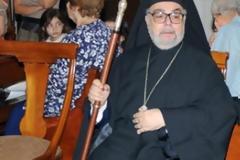 Σοκ: Ιερέας πέθανε στη λειτουργία μπροστά στον Πατριάρχη Αλεξανδρείας