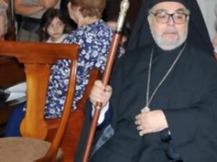 Φωτογραφία για Σοκ: Ιερέας πέθανε στη λειτουργία μπροστά στον Πατριάρχη Αλεξανδρείας
