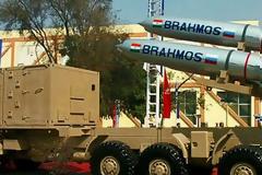 Ο πύραυλος πλήττει με ακρίβεια το στόχο