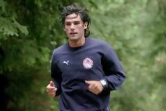 Τ. ΚΥΡΙΑΚΟΣ : ΕΧΕΙ ΤΑΛΕΝΤΟ ΚΑΙ ΘΑ ΠΡΟΣΦΕΡΕΙ ΠΟΛΛΑ Ο ΝΤΕ ΒΙΝΣΕΝΤΙ